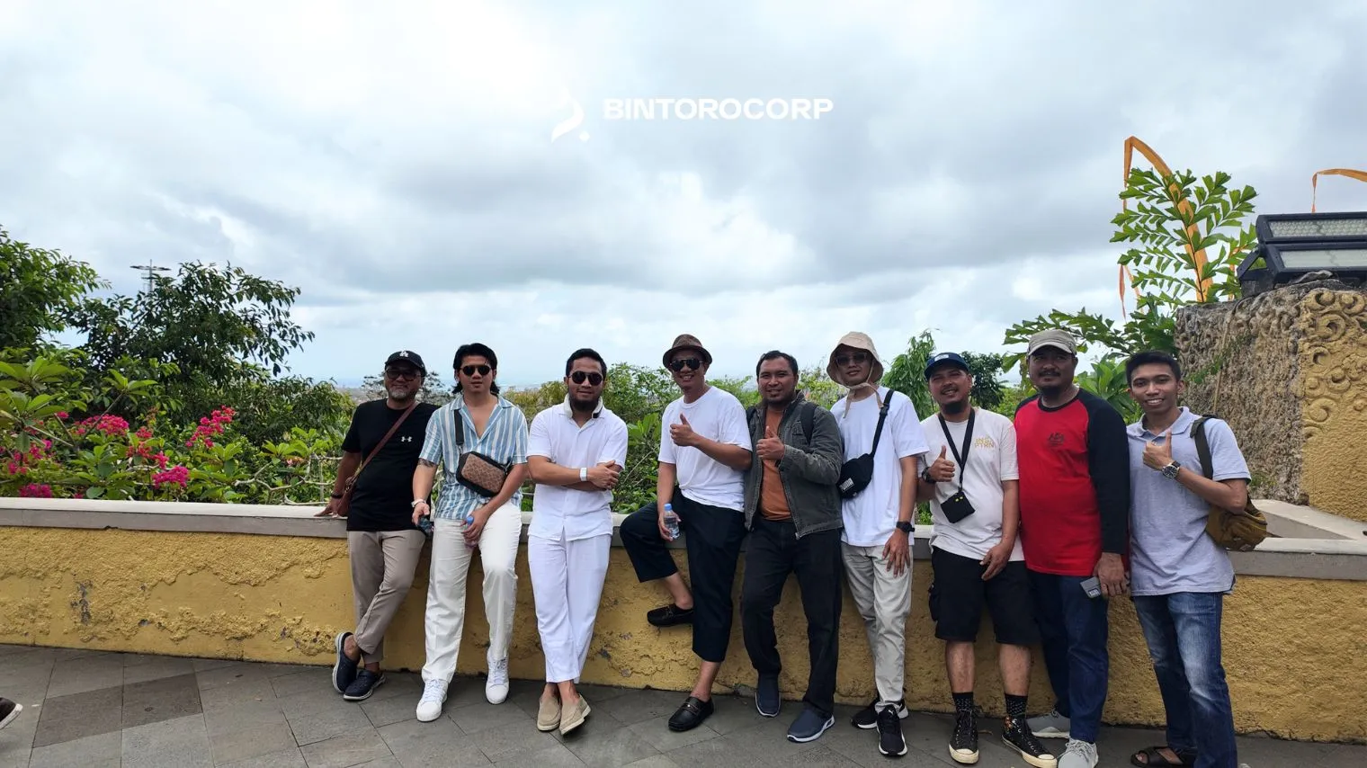 Tim manajemen Bintoro Corp survei lokasi kantor cabang di Bali